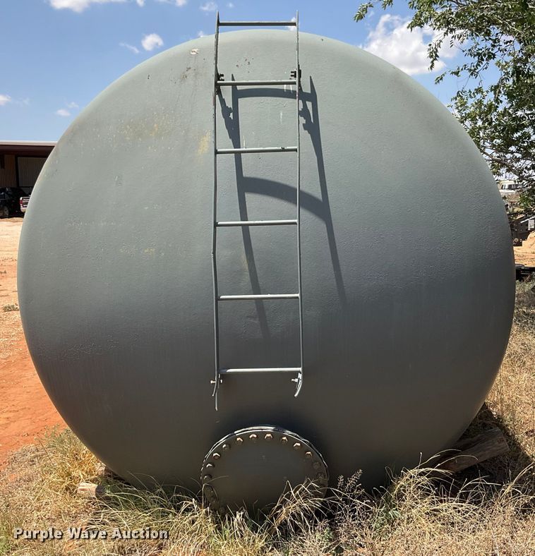 image for item DK6930 1965 National Tank Co fuel tank