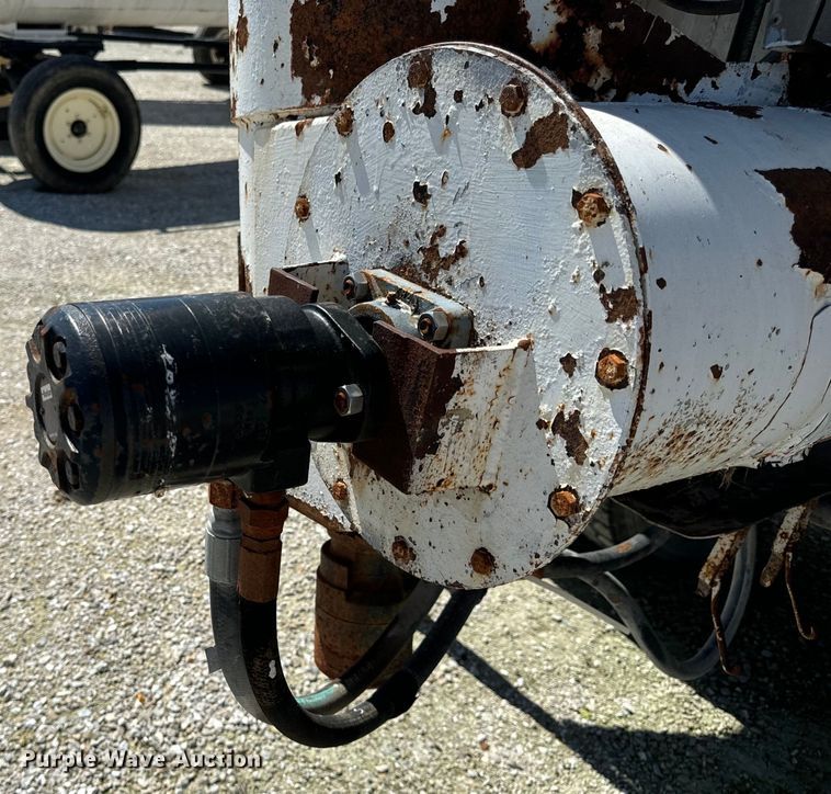 image for item DL4465 1996 International  4900 feed delivery truck