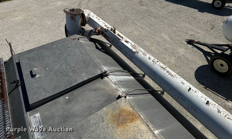 image for item DL4465 1996 International  4900 feed delivery truck