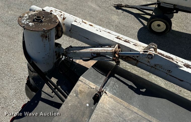 image for item DL4465 1996 International  4900 feed delivery truck