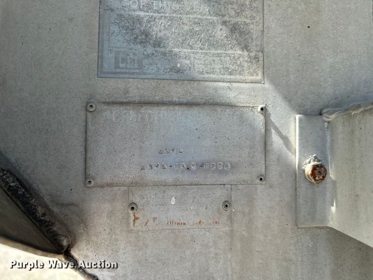 image for item DL4465 1996 International  4900 feed delivery truck