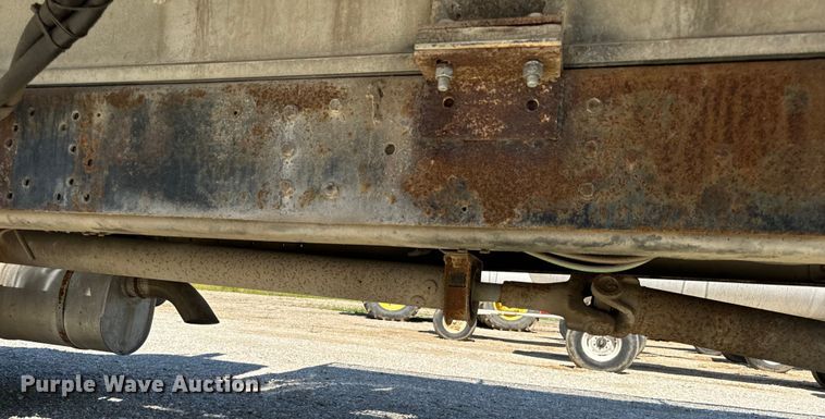 image for item DL4465 1996 International  4900 feed delivery truck