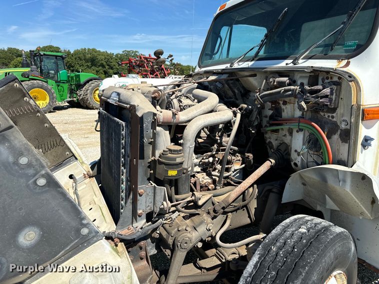 image for item DL4465 1996 International  4900 feed delivery truck