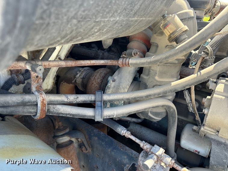 image for item DL4465 1996 International  4900 feed delivery truck