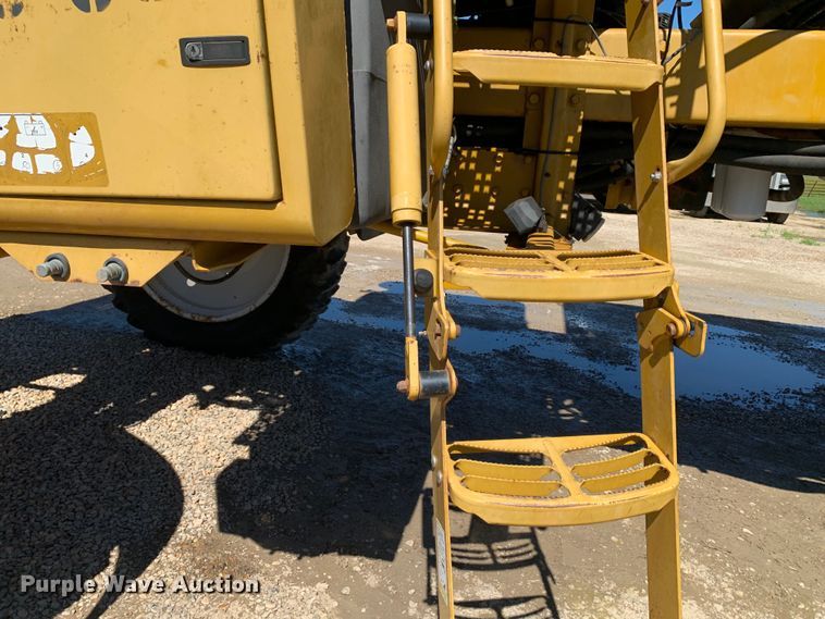 image for item DM7857 2006 RoGator 1274C spreader