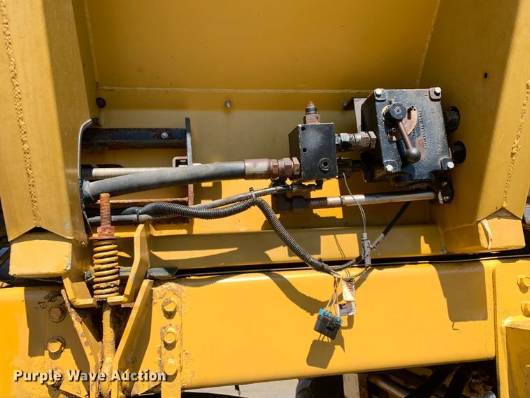 image for item DM7857 2006 RoGator 1274C spreader