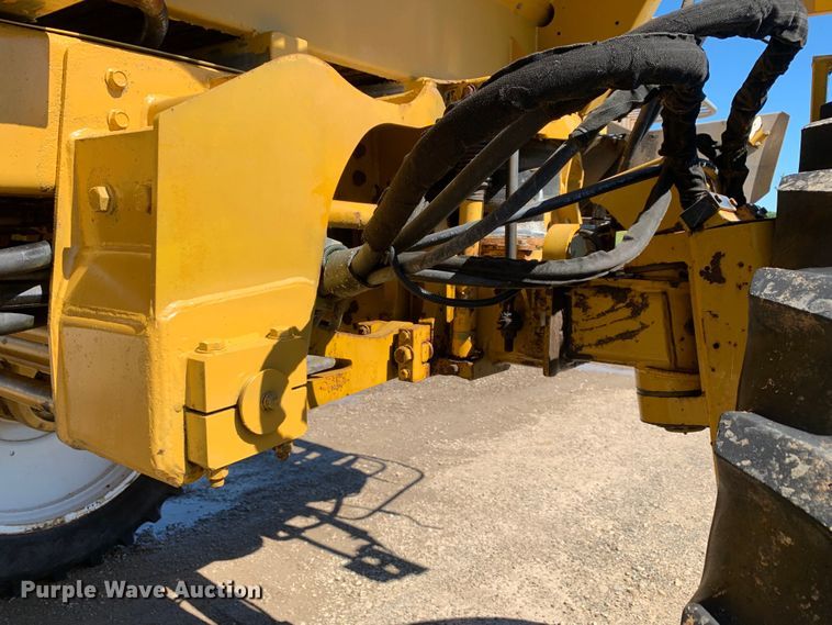 image for item DM7857 2006 RoGator 1274C spreader