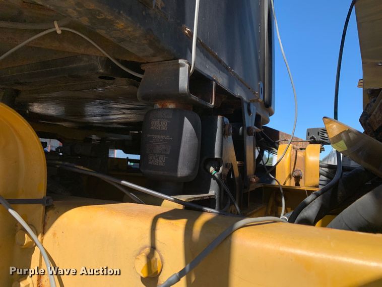 image for item DM7857 2006 RoGator 1274C spreader