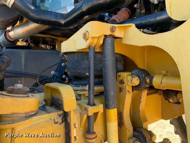 image for item DM7857 2006 RoGator 1274C spreader