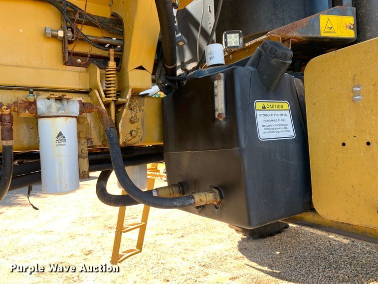 image for item DM7857 2006 RoGator 1274C spreader