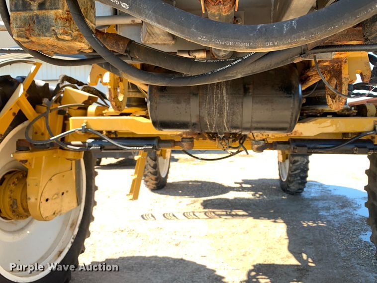 image for item DM7857 2006 RoGator 1274C spreader