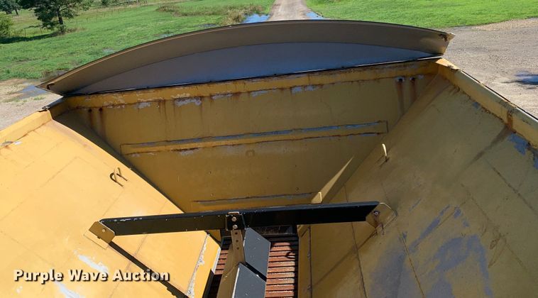 image for item DM7857 2006 RoGator 1274C spreader