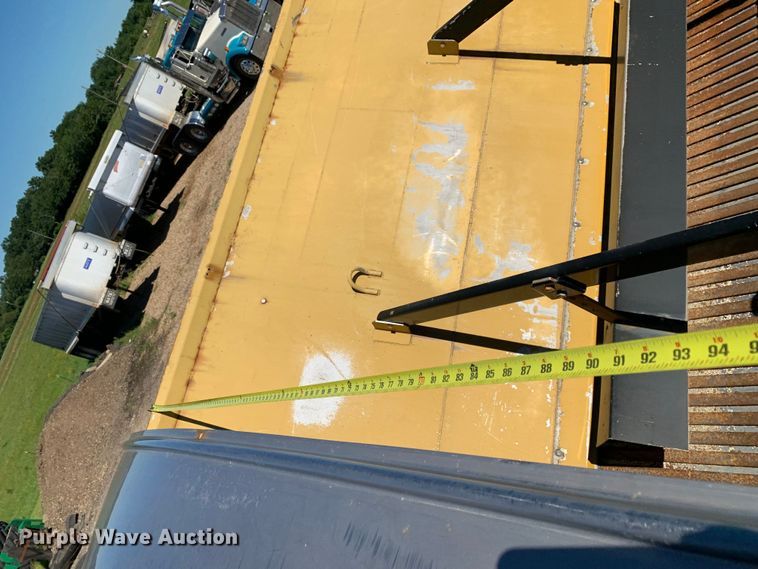 image for item DM7857 2006 RoGator 1274C spreader