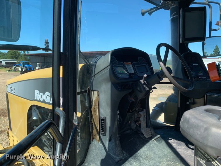 image for item DM7857 2006 RoGator 1274C spreader