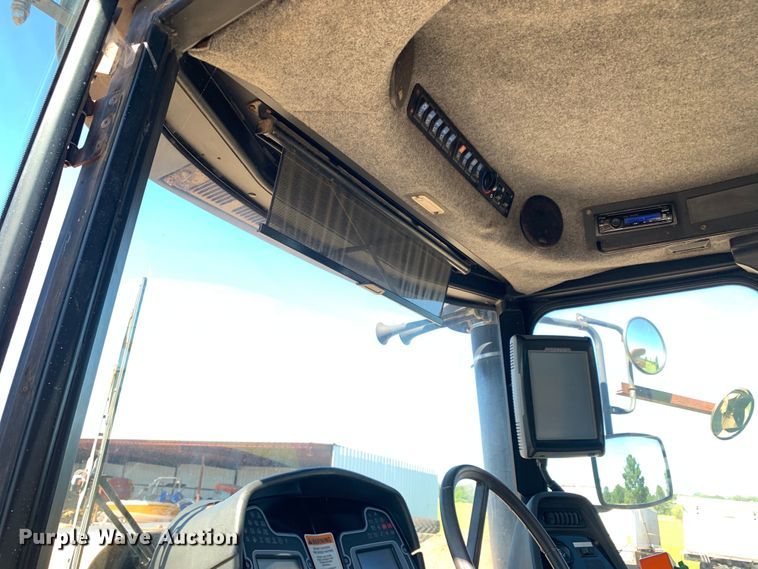 image for item DM7857 2006 RoGator 1274C spreader