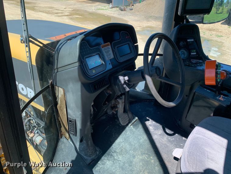 image for item DM7857 2006 RoGator 1274C spreader