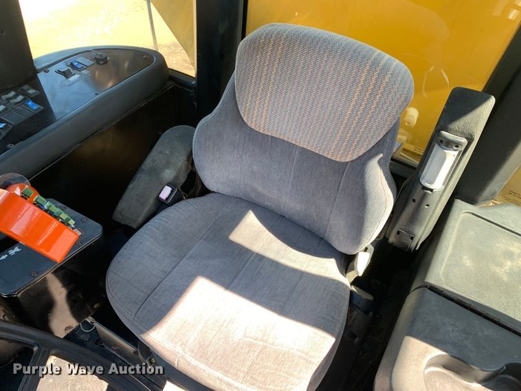 image for item DM7857 2006 RoGator 1274C spreader