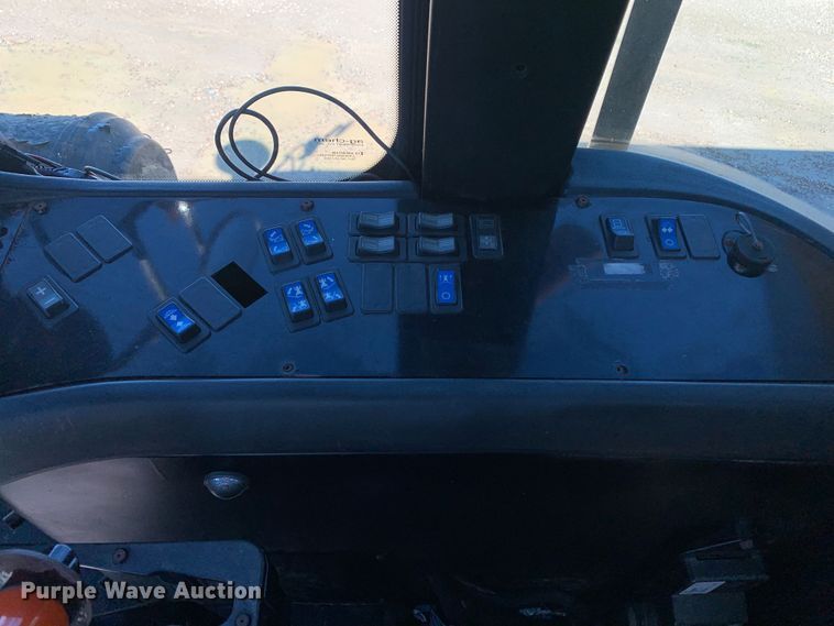 image for item DM7857 2006 RoGator 1274C spreader