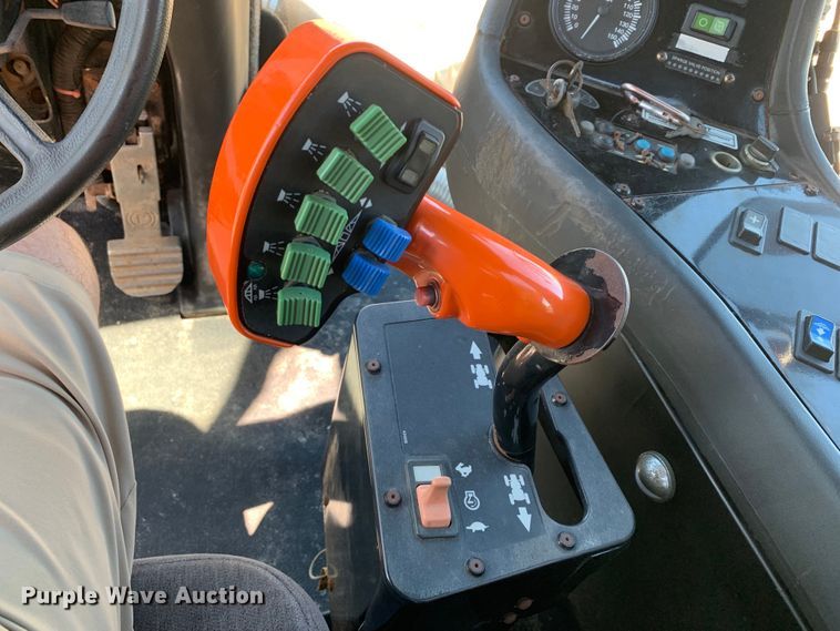 image for item DM7857 2006 RoGator 1274C spreader