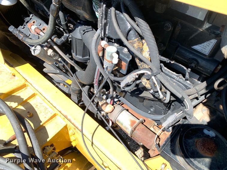 image for item DM7857 2006 RoGator 1274C spreader