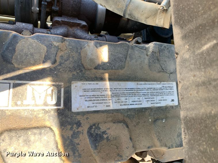 image for item DM7857 2006 RoGator 1274C spreader