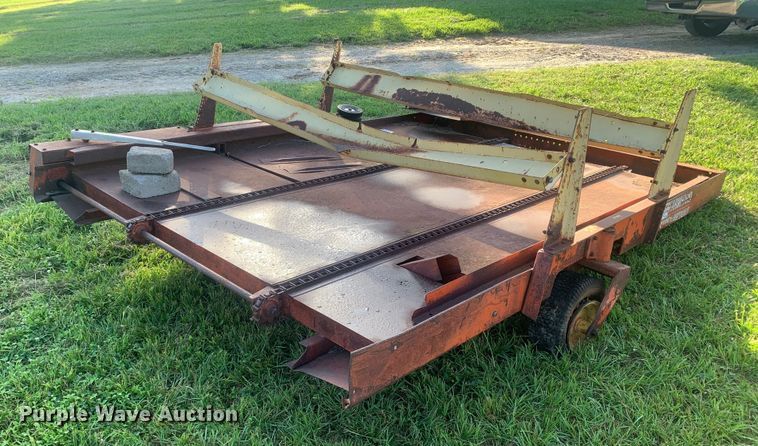 image for item DM7924 Farmhand bale accumulator