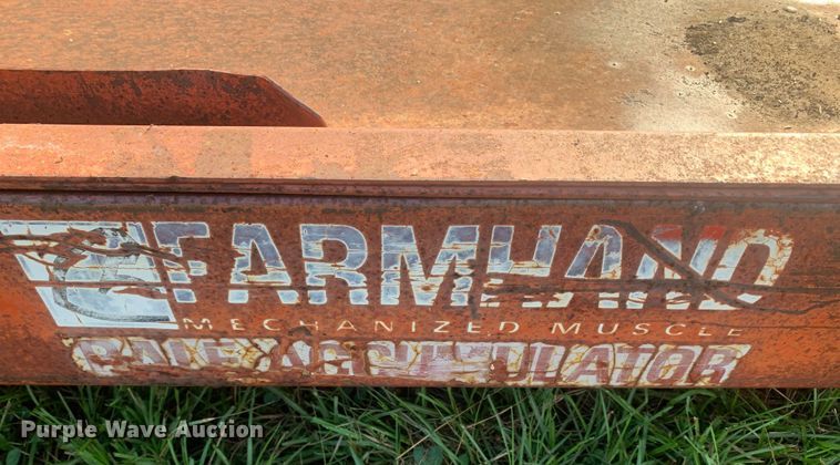 image for item DM7924 Farmhand bale accumulator