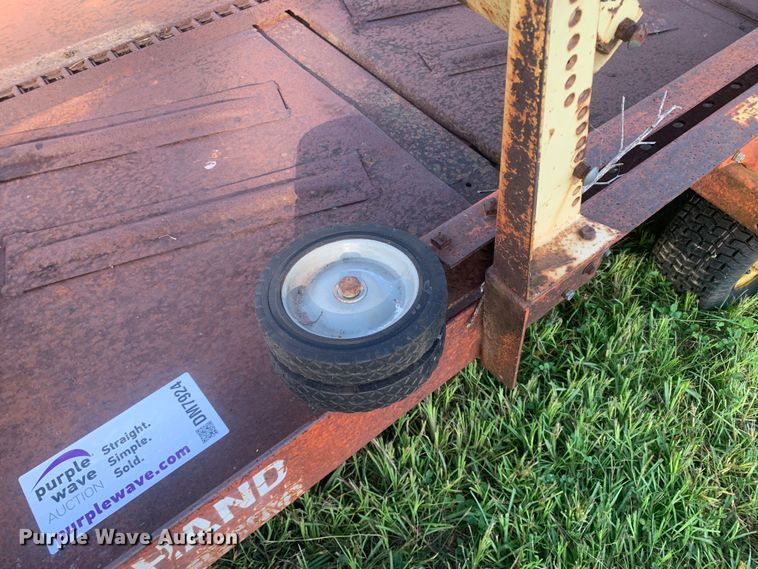 image for item DM7924 Farmhand bale accumulator