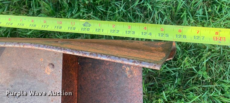 image for item DM7924 Farmhand bale accumulator