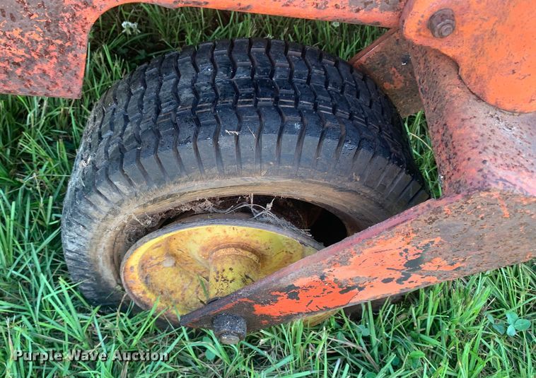 image for item DM7924 Farmhand bale accumulator