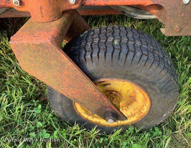 image for item DM7924 Farmhand bale accumulator