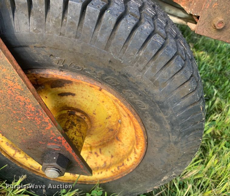 image for item DM7924 Farmhand bale accumulator