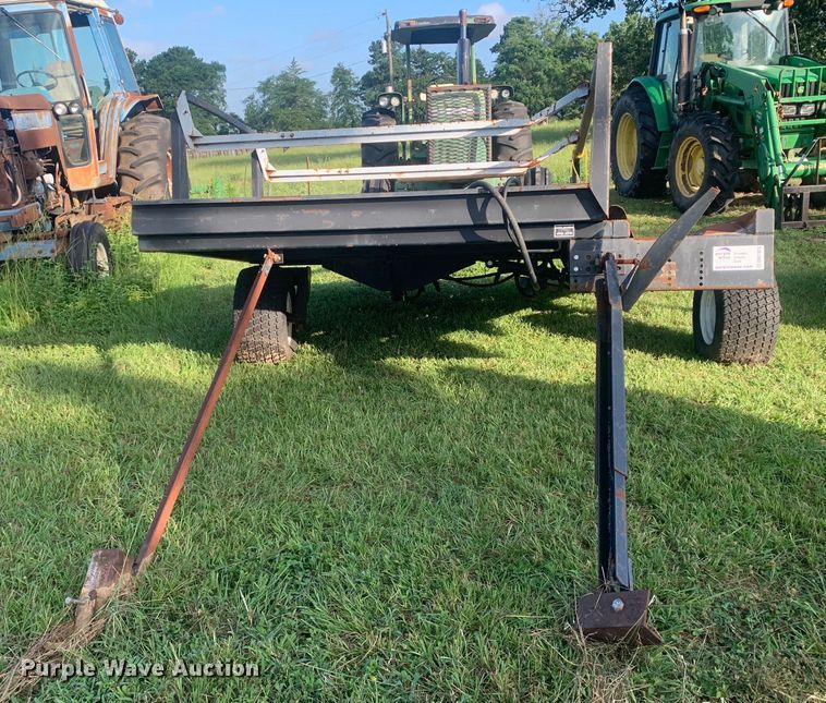 image for item DM7925 Hoelscher 1000 bale accumulator