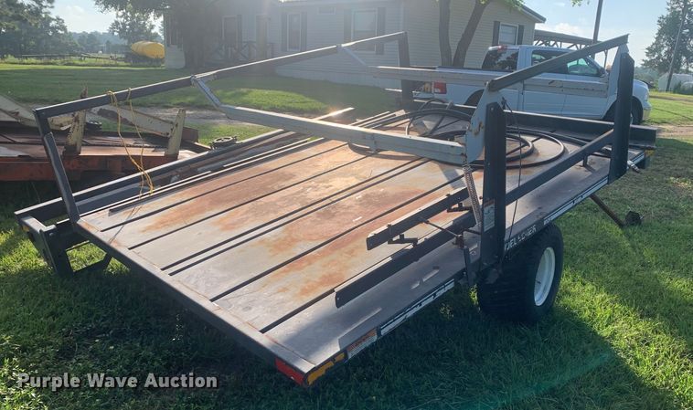 image for item DM7925 Hoelscher 1000 bale accumulator