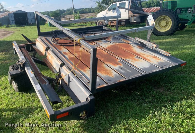 image for item DM7925 Hoelscher 1000 bale accumulator