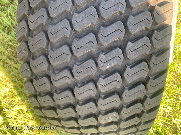 image for item DM7925 Hoelscher 1000 bale accumulator