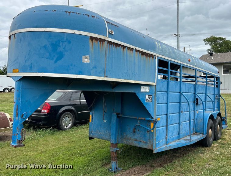 image for item DO6528 1987 W-W Trailer Mfg. livestock trailer