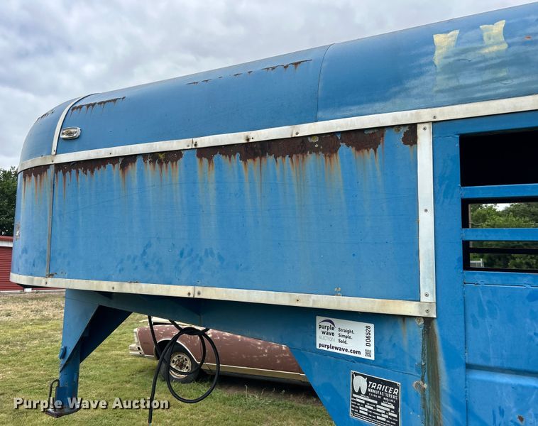 image for item DO6528 1987 W-W Trailer Mfg. livestock trailer