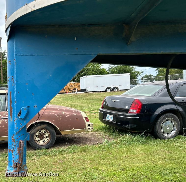 image for item DO6528 1987 W-W Trailer Mfg. livestock trailer