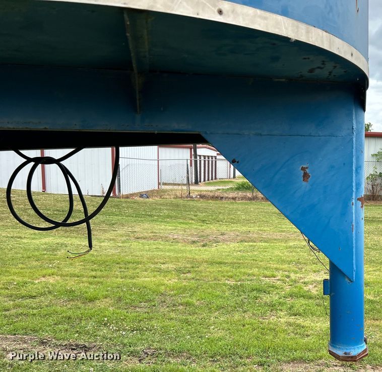 image for item DO6528 1987 W-W Trailer Mfg. livestock trailer