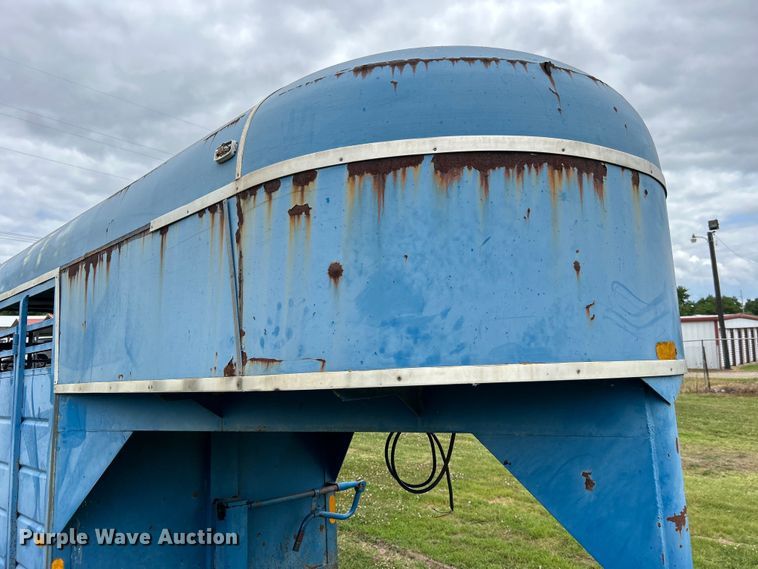 image for item DO6528 1987 W-W Trailer Mfg. livestock trailer