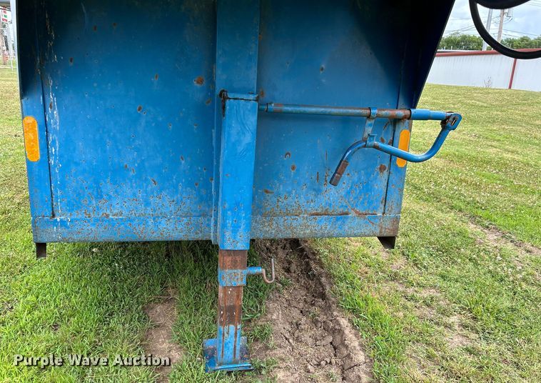 image for item DO6528 1987 W-W Trailer Mfg. livestock trailer