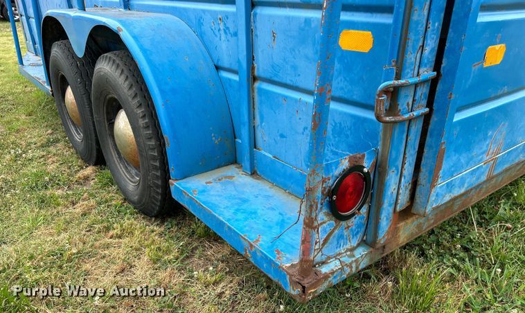 image for item DO6528 1987 W-W Trailer Mfg. livestock trailer