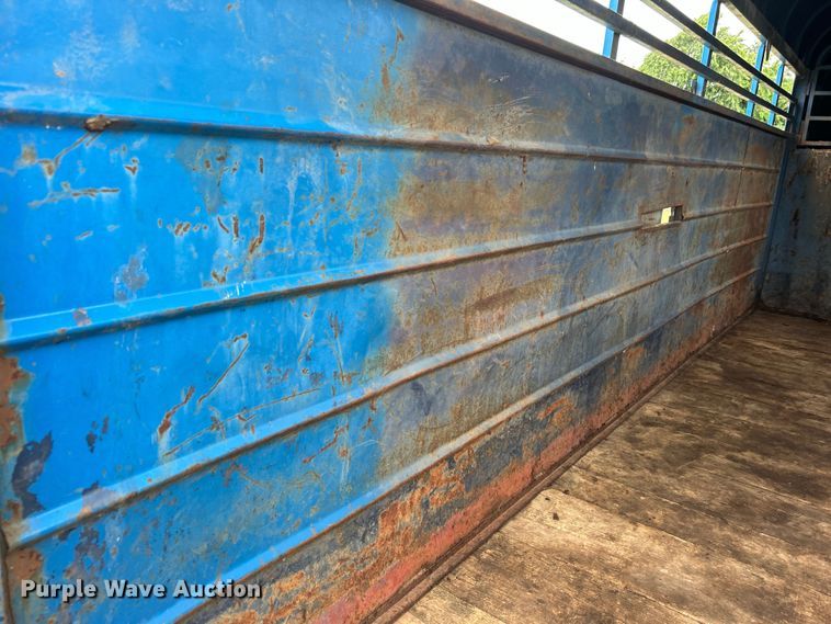 image for item DO6528 1987 W-W Trailer Mfg. livestock trailer