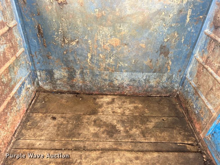 image for item DO6528 1987 W-W Trailer Mfg. livestock trailer