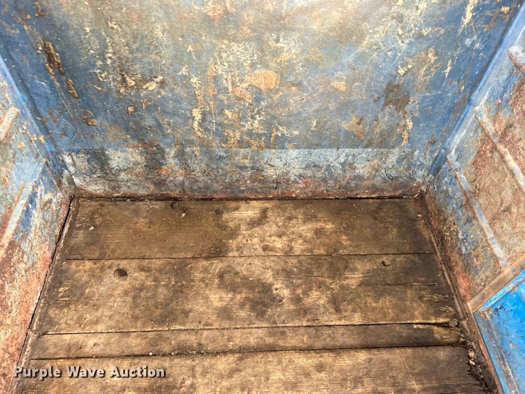 image for item DO6528 1987 W-W Trailer Mfg. livestock trailer