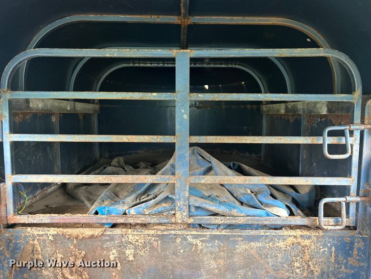 image for item DO6528 1987 W-W Trailer Mfg. livestock trailer