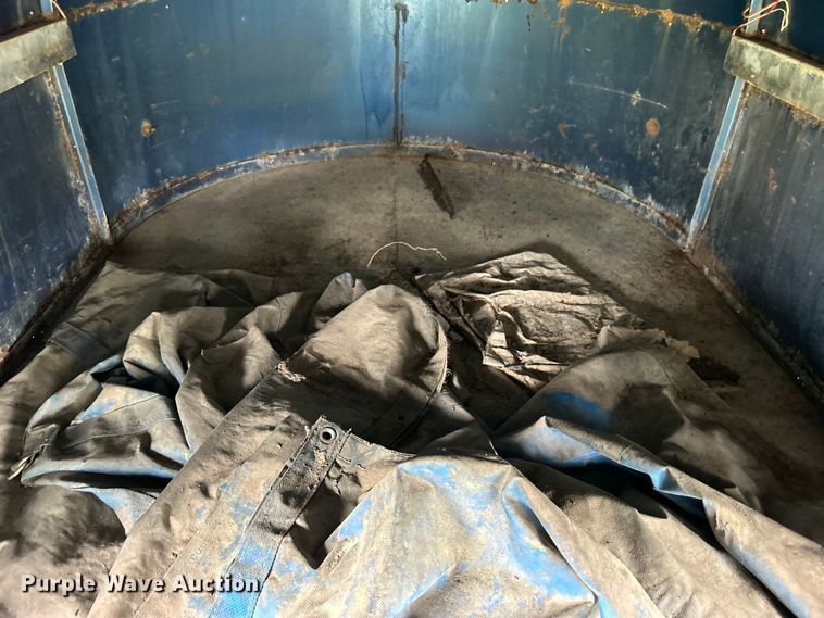 image for item DO6528 1987 W-W Trailer Mfg. livestock trailer