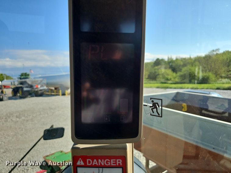 image for item DP6414 2012 John Deere 4940 spreader