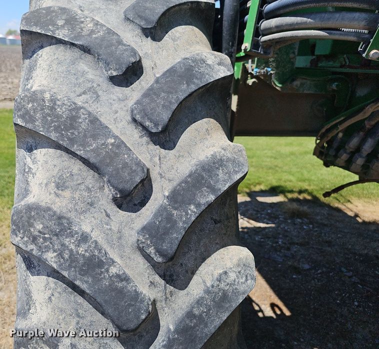 image for item DP6420 2013 John Deere 4940 spreader